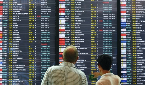 Более чем на 45% в августе снизился пассажиропоток аэропортов Шереметьево, Домодедово и Внуково