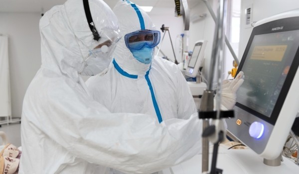 Власти Чехии вновь установили режим чрезвычайной ситуации из-за COVID-19