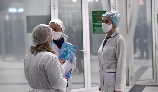 В Москве с начала пандемии амбулаторное звено усилили на 2,5 тысячи сотрудников