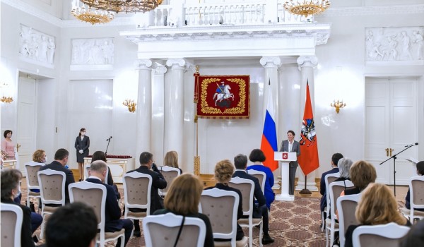 Анастасия Ракова вручила награды московским врачам за борьбу с COVID-19