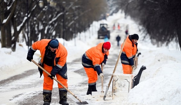 В уборке снега в Москве задействовано 13,5 тыс. единиц техники и 60 тыс. рабочих
