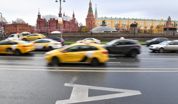 Более 380 км выделенных полос для общественного транспорта появилось в Москве с 2009 года