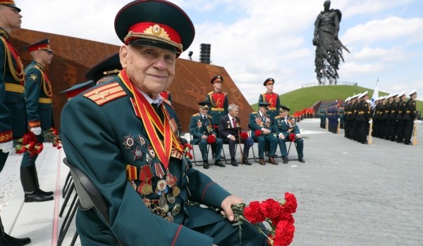 Собянин подписал распоряжение о выплатах ветеранам ко Дню Победы