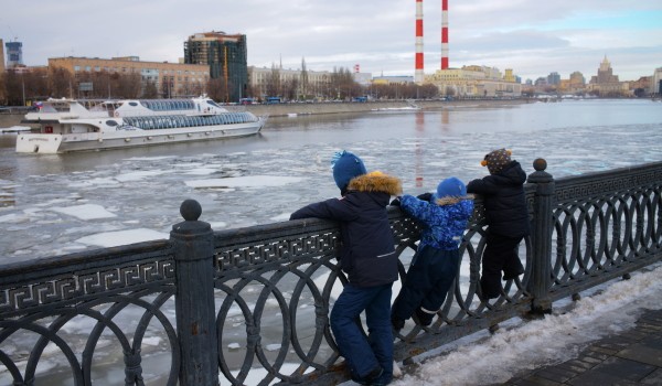 В Москве в преддверии весеннего паводка усилен контроль за тоннелями, причалами и набережными