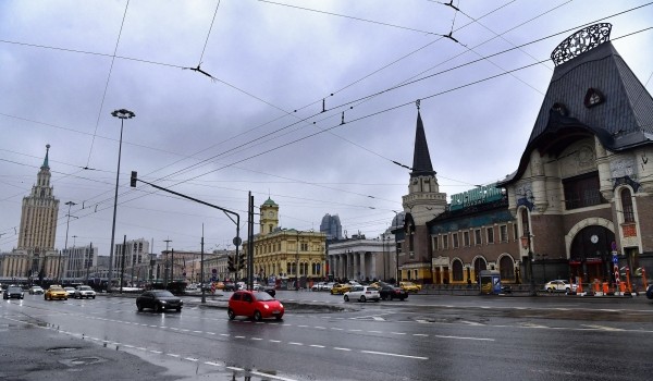Департамент транспорта пересмотрит схему парковки и режим работы светофоров на Комсомольской площади