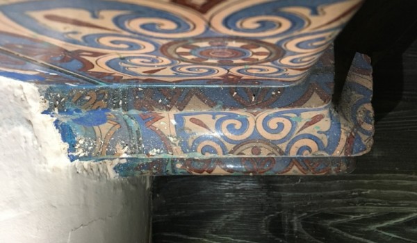 В палатах дьяка Украинцева обнаружены фрагменты декора и исторические камины