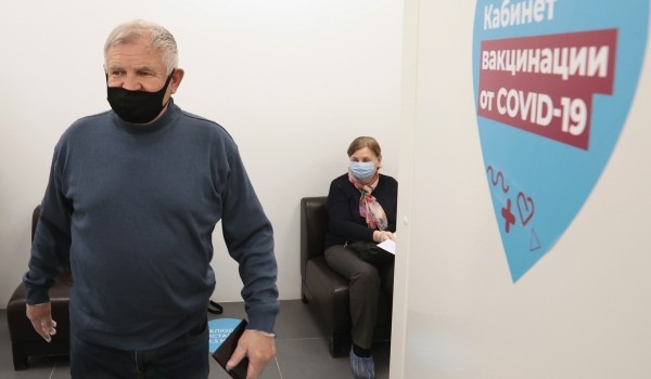 Собянин: Около 400 тыс. московских пенсионеров сделали прививку от коронавируса