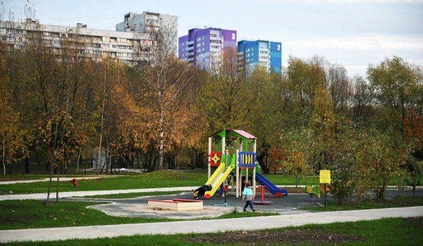 В Замоскворечье отремонтировали 133 детских, спортивных и тренажерных площадки