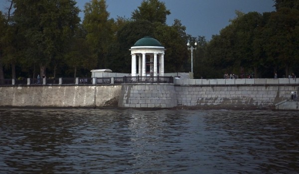 Знаменитые беседки-ротонды в Парке Горького отреставрировали