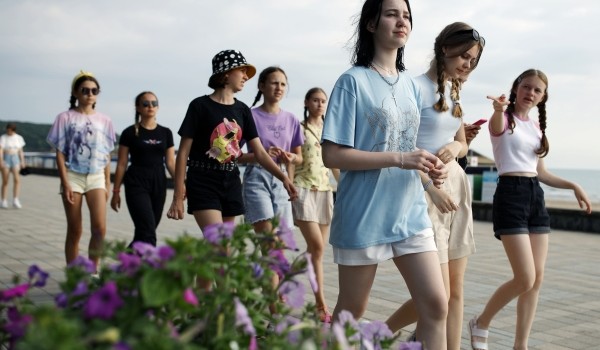 Более 200 подростков пройдут летнюю стажировку в рамках проекта «Московское долголетие»