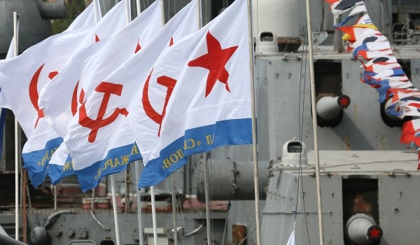 За тех, кто в мореходстве и тех, кто в домоводстве!