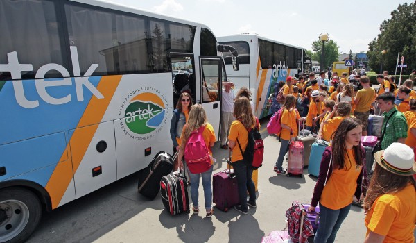 124 автобуса с детьми сопроводили сотрудники ГИБДД в столице 23-29 августа