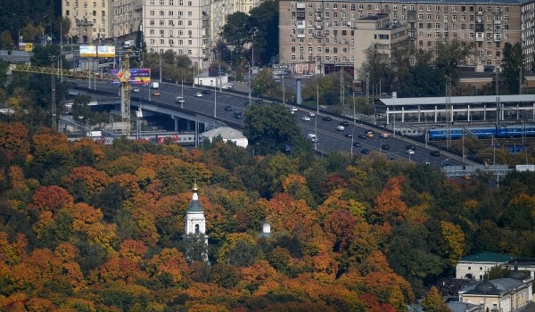 В Москве продлят ноябрьские праздники для сокращения роста заражений COVID-19