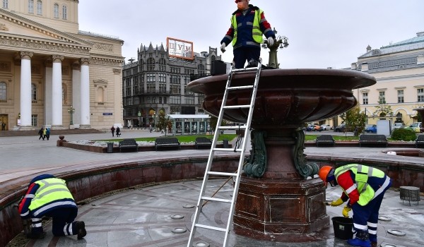 Московские фонтаны подготовили к зиме