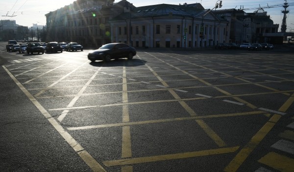 Количество перекрестков с «вафельной» разметкой в Москве превысило 200