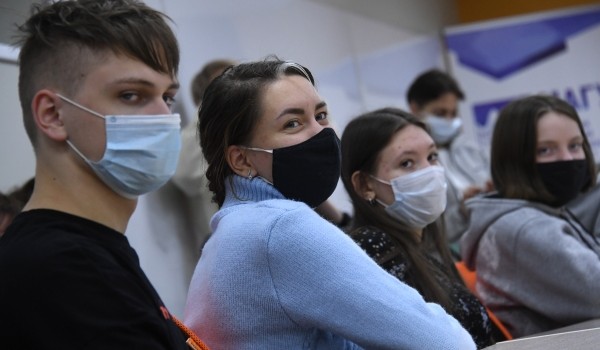 Собянин посетил Московский штаб Общероссийской акции взаимопомощи #МыВместе