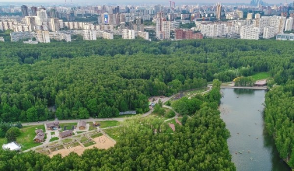 Расширение Москвы в юго-западном направлении обусловлено отсутствием на этом направлении крупных городов-спутников