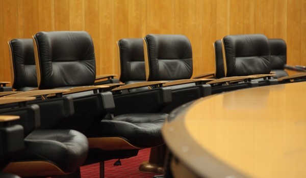 Мэр Москвы подписал распоряжения об увольнении заместителей председателей трех столичных комитетов