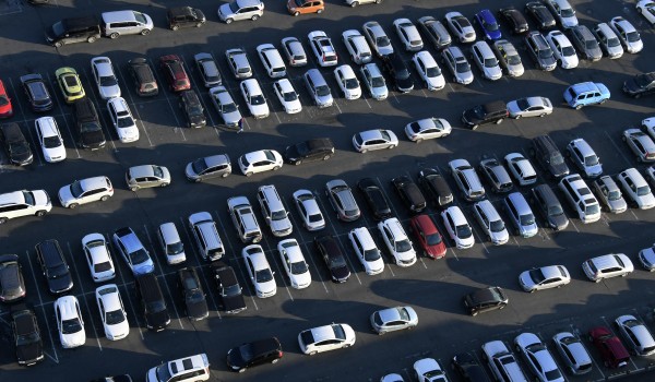 На 43 столичных  перехватывающих парковках появилась возможность использовать карту «Тройка»