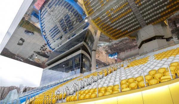 Завершены работы по облицовке козырька трибун стадиона «Москвич»