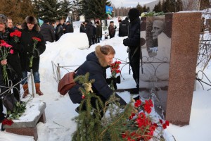 Офицеры СОБР «Столица» почтили память погибших сослуживцев