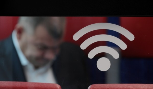 В социальный учреждениях Москвы работает более 2 тысяч точек доступа к Wi-Fi