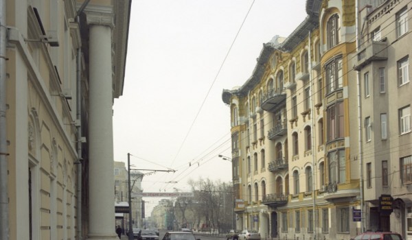 Историческому зданию в центре Москвы вернут первоначальный вид