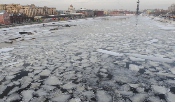 Столичные спасатели усилили контроль безопасности на водоемах из-за оттепели