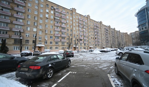 Больше 5 тыс. новых парковочных мест организовал ЦОДД в Москве в 2021 году