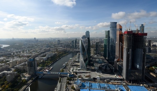 Эксперт считает, что система мер поддержки экономики удержит Москву на высоком уровне