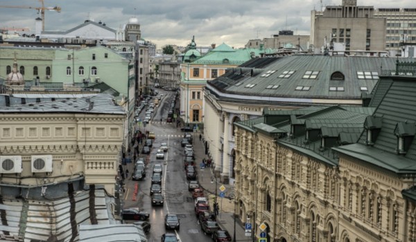 Иван Щербаков: город выставил на торги 14 нестационарных торговых объектов в центре Москвы