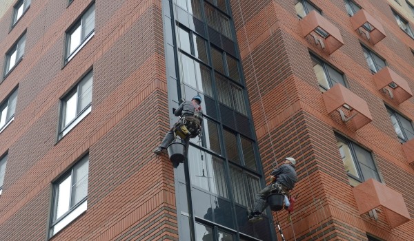 Жильцы пятиэтажки на Керченской улице переезжают в новостройку по соседству