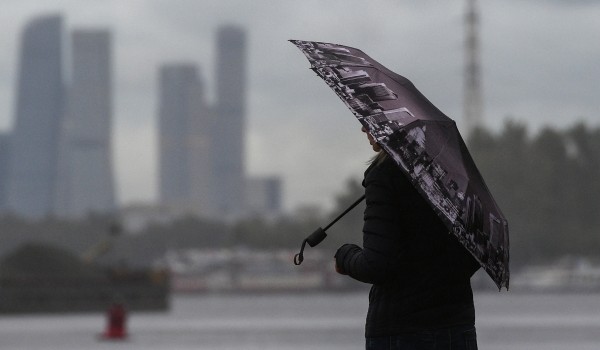 «Желтый» уровень погодной опасности объявлен в столице до утра вторника