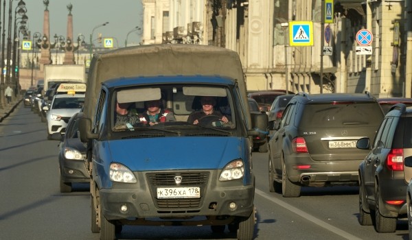Движение на участке Госпитальной набережной ограничат с 23 апреля на год