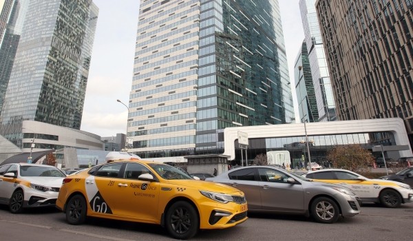 Уличные парковки в Москве будут бесплатными в период майских праздников