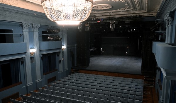 Около 320 конструкций смонтировали при реставрации Театра на Бронной