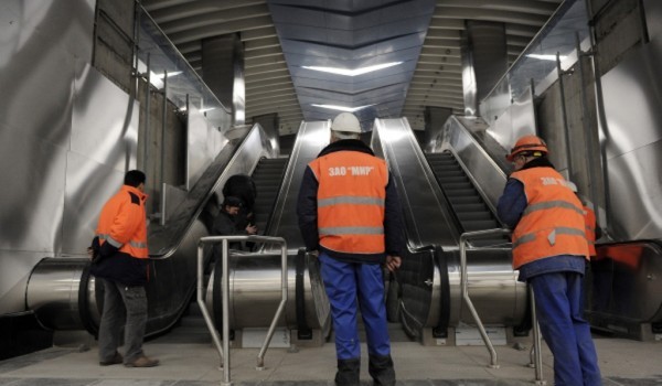 Монтаж эскалаторов завершили в строящемся северном вестибюле станции метро «Окружная»