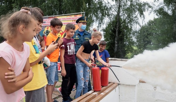 Почти 700 юных москвичей посетили занятия по отработке действий при пожаре