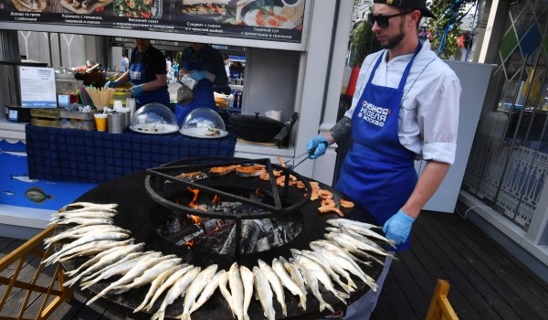 Участники «Московского долголетия» приготовят угощения вместе с поварами фестиваля «Рыбная неделя»