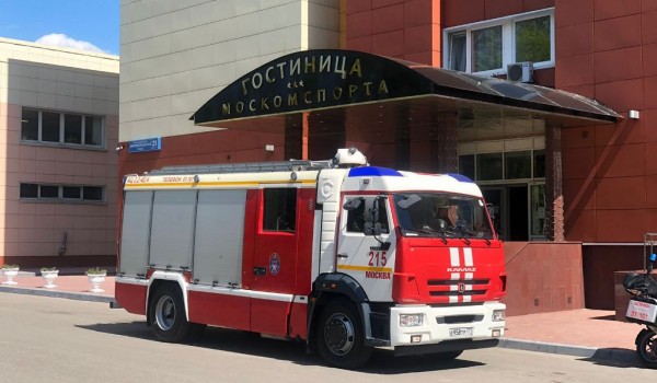 Столичные спасатели показали отельерам мастер-класс по поведению при пожаре