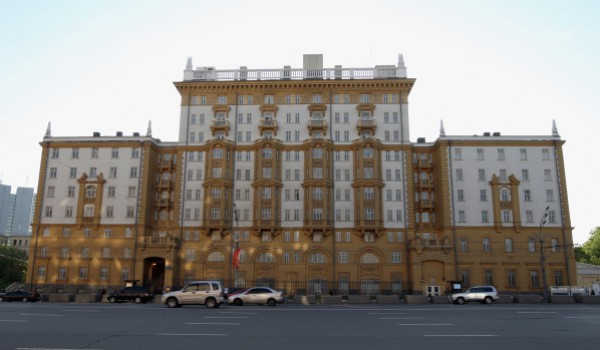 У американского посольства в Москве появилась площадь Донецкой Народной Республики