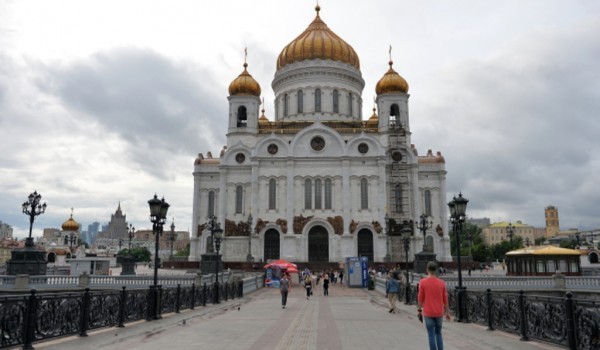 В Храме Христа Спасителя прошла благотворительная акция для семей строителей