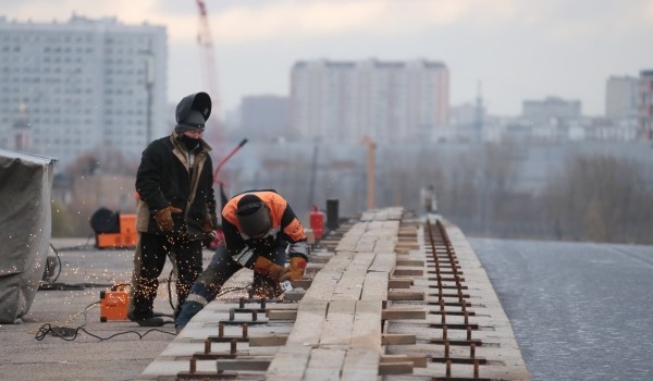 На четвертом участке Южной рокады ведется сооружение противопожарной стены