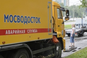 Городские службы ликвидируют последствия непогоды в Москве