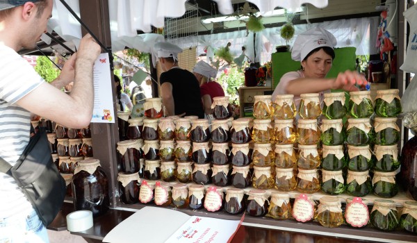 Пузырчатые вафли и жареное ролл-мороженое смогут попробовать гости фестиваля «Московское варенье»