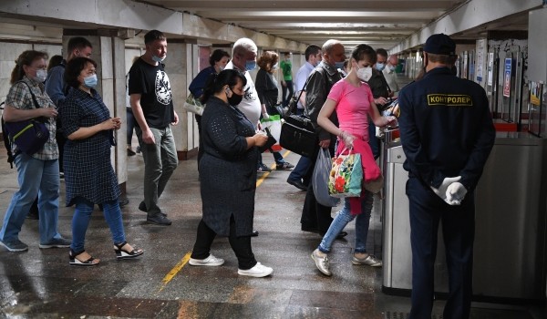Часть турникетов на станции метро «Комсомольская» закрыли из-за планового ремонта
