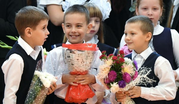 Около 2 млн юных москвичей пришли в детсады, школы и вузы 1 сентября