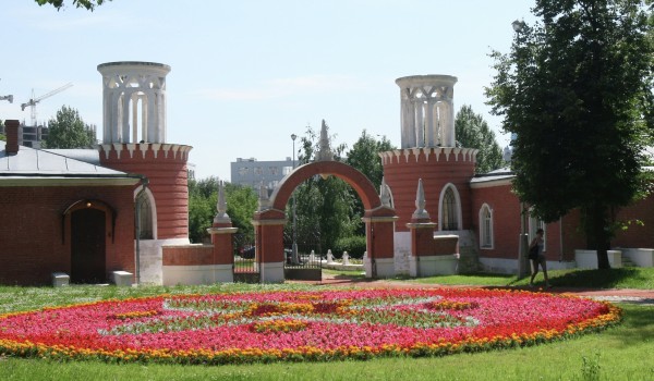 От дворца к усадьбе: портал «Узнай Москву» приглашает насладиться прогулками по городу