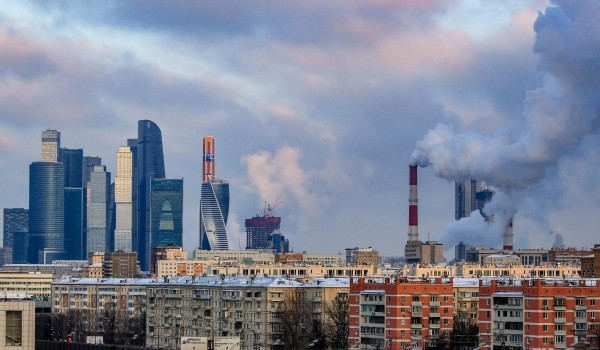Отопление включили почти в половине жилых домов Москвы