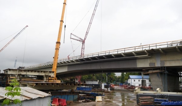 Почти 4 тыс. т металлоконструкций смонтировано при строительстве моста через затон Новинки